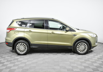 Подержанный автомобиль Ford Kuga 2013 года (4 фото)
