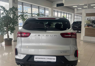 Подержанный автомобиль Jetour X70 2024 года (6 фото)