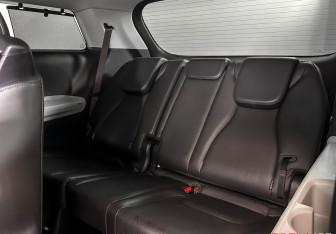 Подержанный автомобиль Kia Carnival 2021 года (11 фото)