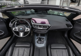 Подержанный автомобиль BMW Z4 Roadster 2020 года (13 фото)