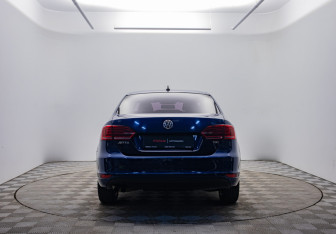 Подержанный автомобиль Volkswagen Jetta Sedan 2014 года (6 фото)