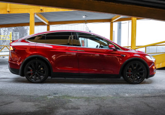 Подержанный автомобиль Tesla Model X 2019 года (4 фото)