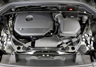 Подержанный автомобиль BMW X1 2025 года (9 фото)