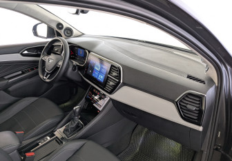 Подержанный автомобиль Jetta VS7 2023 года (11 фото)