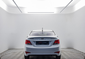 Подержанный автомобиль Hyundai Solaris Sedan 2015 года (6 фото)