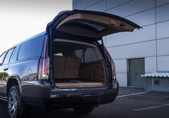 Подержанный автомобиль Cadillac Escalade Suv 2016 года (26 фото)