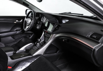 Подержанный автомобиль Honda Accord Sedan 2008 года (11 фото)