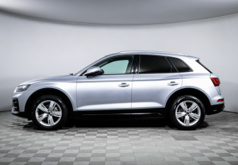 Подержанный автомобиль Audi Q5 2021 года (8 фото)