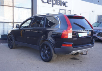 Подержанный автомобиль Volvo XC90 2010 года (7 фото)