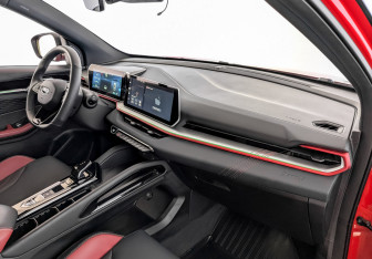 Подержанный автомобиль Geely Coolray 2024 года (11 фото)