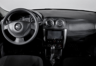 Подержанный автомобиль Nissan Almera Sedan 2014 года (12 фото)
