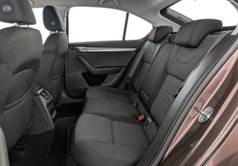 Подержанный автомобиль Skoda Octavia Liftback 2016 года (18 фото)