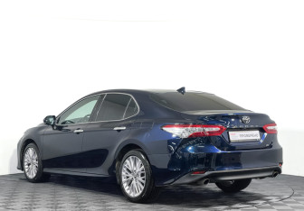 Подержанный автомобиль Toyota Camry Sedan 2020 года (7 фото)