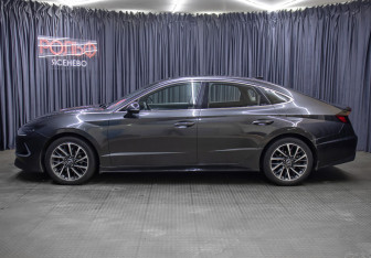 Подержанный автомобиль Hyundai Sonata 2021 года (8 фото)
