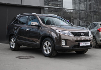 Подержанный автомобиль Kia Sorento 2013 года (3 фото)