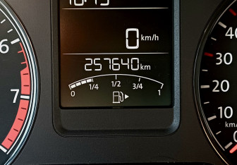 Подержанный автомобиль Volkswagen Polo Sedan 2016 года (23 фото)