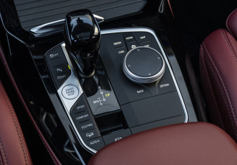 Подержанный автомобиль BMW X4 2022 года (18 фото)