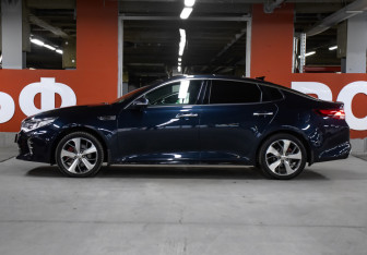 Подержанный автомобиль Kia Optima Sedan 2017 года (8 фото)