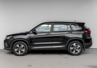 Подержанный автомобиль Changan CS75 2022 года (8 фото)