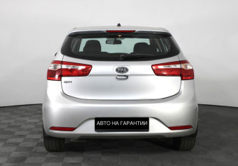Подержанный автомобиль Kia Rio Hatchback 2012 года (4 фото)