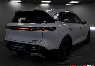 Подержанный автомобиль Voyah Free 2023 года (32 фото)