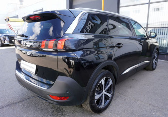 Подержанный автомобиль Peugeot 5008 Suv 2018 года (5 фото)