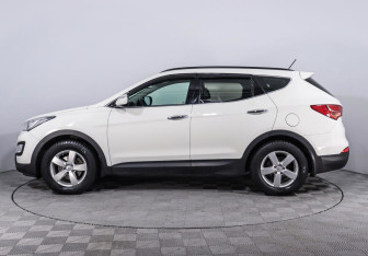 Подержанный автомобиль Hyundai Santa Fe 2012 года (3 фото)