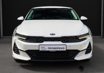 Подержанный автомобиль Kia K5 2021 года (2 фото)