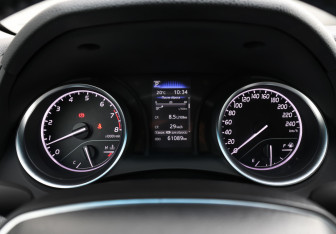 Подержанный автомобиль Toyota Camry Sedan 2021 года (14 фото)