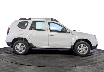 Подержанный автомобиль Renault Duster 2018 года (4 фото)