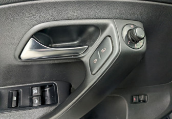 Подержанный автомобиль Volkswagen Polo Sedan 2014 года (12 фото)