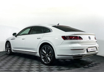 Подержанный автомобиль Volkswagen Arteon 2020 года (7 фото)