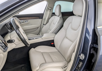 Подержанный автомобиль Volvo S90 2021 года (20 фото)