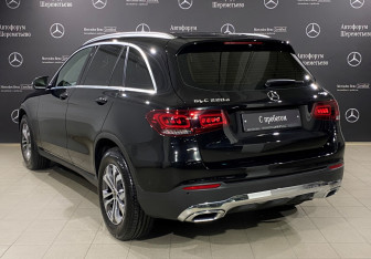 Подержанный автомобиль Mercedes-Benz GLC Coupe 2021 года (7 фото)