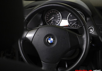 Подержанный автомобиль BMW X1 2012 года (13 фото)