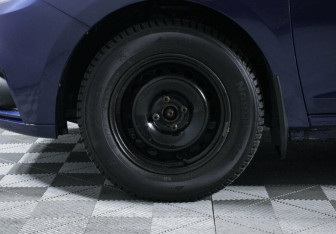 Подержанный автомобиль Renault Sandero 2019 года (5 фото)