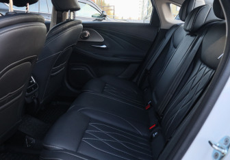 Подержанный автомобиль Chery Arrizo 8 2024 года (8 фото)