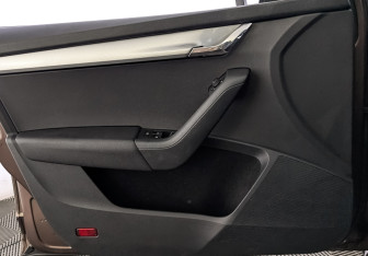 Подержанный автомобиль Skoda Octavia Liftback 2016 года (19 фото)