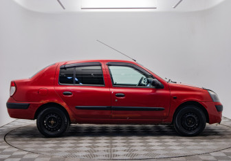 Подержанный автомобиль Renault Symbol 2006 года (6 фото)