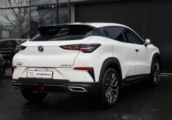 Подержанный автомобиль Changan UNI-T 2023 года (4 фото)