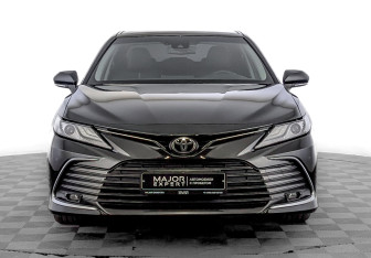 Подержанный автомобиль Toyota Camry Sedan 2022 года (2 фото)