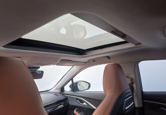 Подержанный автомобиль Omoda C5 2023 года (12 фото)