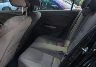 Подержанный автомобиль Honda Insight Hatchback 2009 года (8 фото)