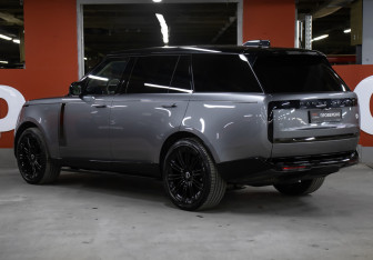 Подержанный автомобиль Land Rover Range Rover 2023 года (7 фото)