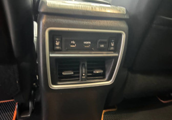 Подержанный автомобиль Nissan Murano Suv 2016 года (20 фото)