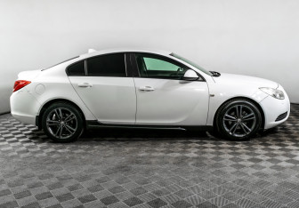 Подержанный автомобиль Opel Insignia Sedan 2013 года (4 фото)
