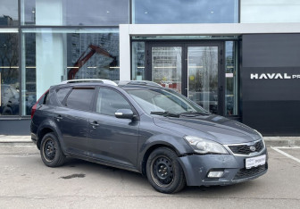 Подержанный автомобиль Kia Ceed Wagon 2011 года (3 фото)