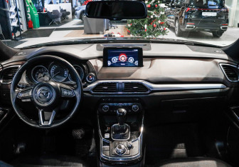 Подержанный автомобиль Mazda CX-9 2017 года (11 фото)