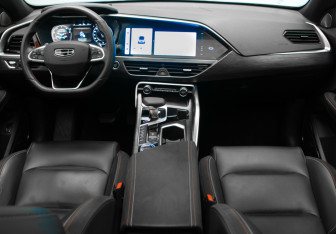 Подержанный автомобиль Geely Tugella 2023 года (8 фото)