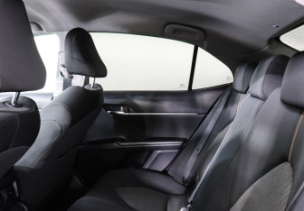 Подержанный автомобиль Toyota Camry Sedan 2019 года (12 фото)